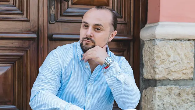 Neven Crnić, Baritone