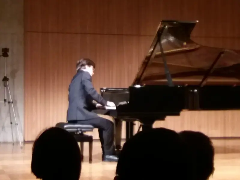 Konstantin Lukinov plays Schubert