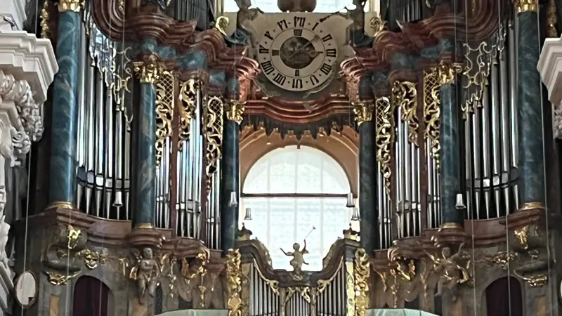 Monumental Organ