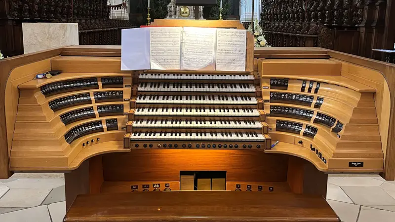 Monumental Organ