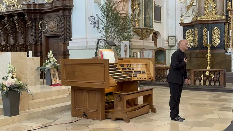 Monumental Organ